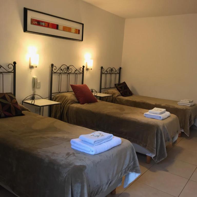 Faro del Parque - Triple Room with Bathroom - 1
