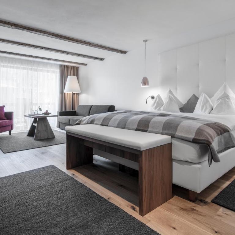 Hotel Conturines - Deluxe Room - 3