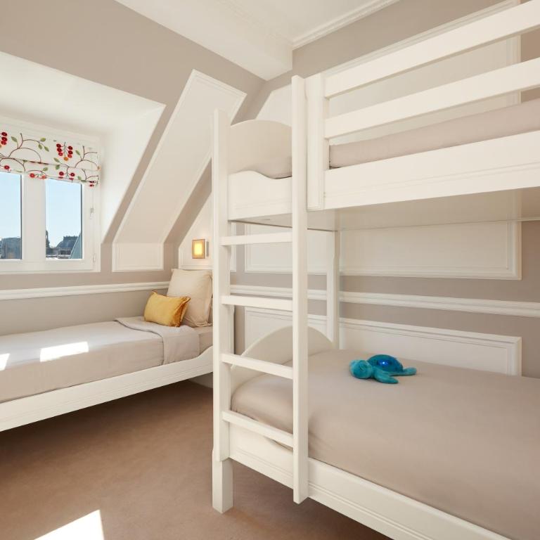 Hôtel Regina Louvre - Suite Familiale (2 Adultes + 2 Enfants) - 2