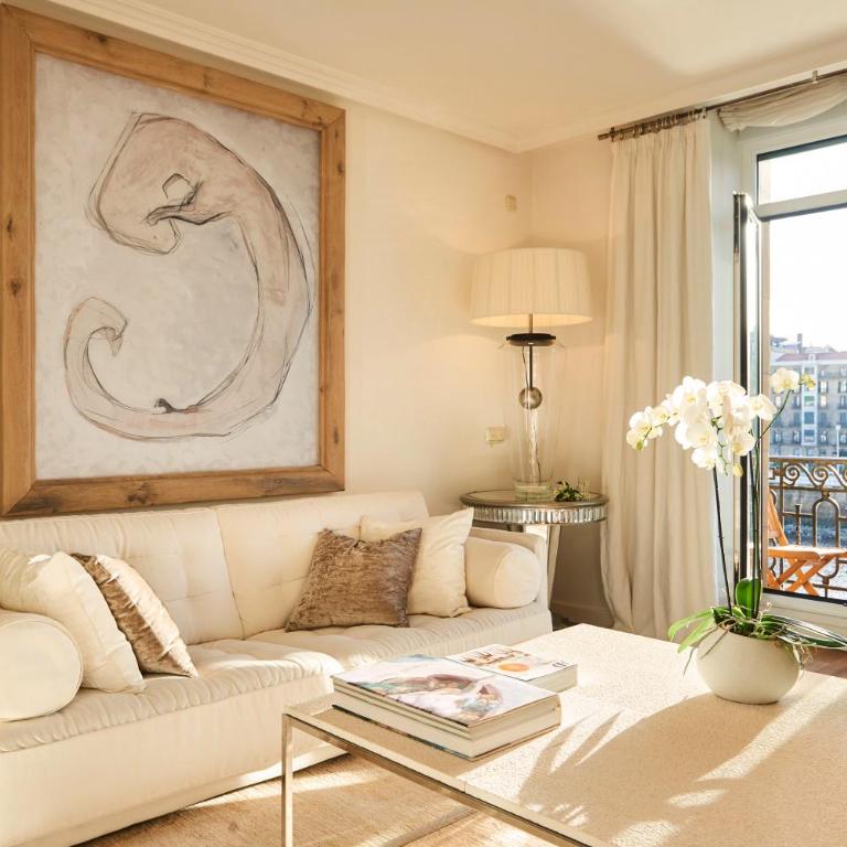 Deluxe Apt-Views to historic Maria Cristina Hotel - Apartamento con vistas al mar - 6