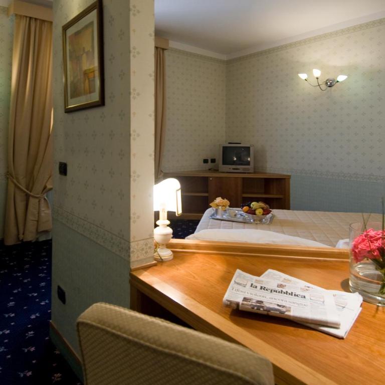 Grand Hotel Nizza Et Suisse - Camera Matrimoniale - 5