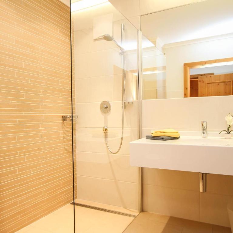 ARBOR Hotel & Apartments - Superior Zimmer mit 1 Doppelbett und Sofa - 1