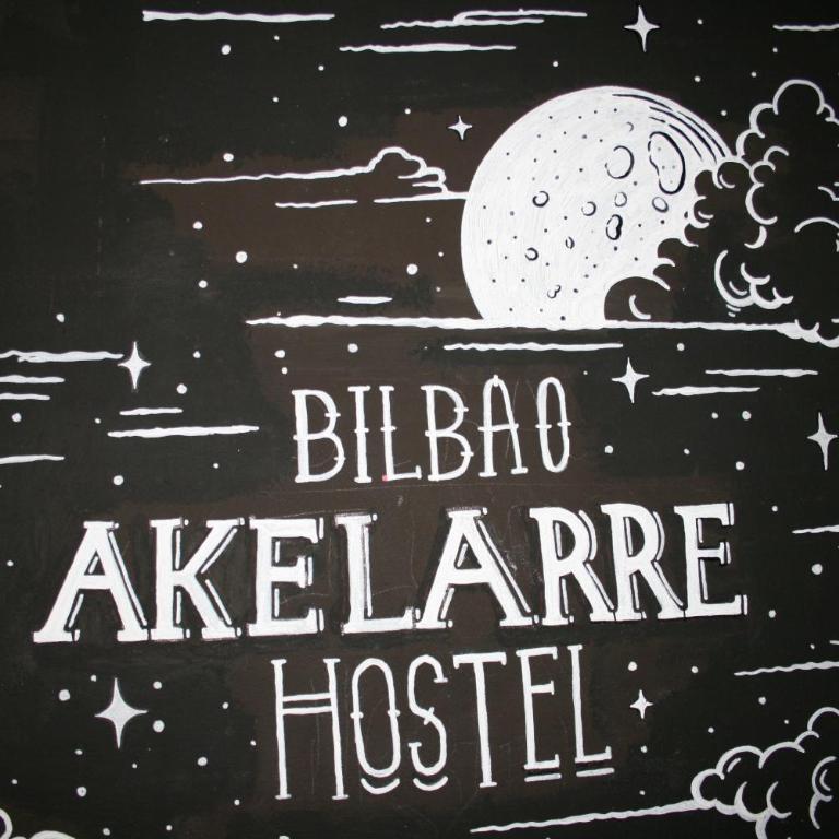 Bilbao Akelarre Hostel - Single Bed in 4-Bed Dormitory Room - 9
