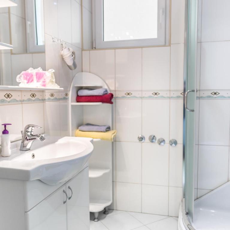 Kalanj Apartmani I Sobe - Studio sa Bračnim Krevetom (King-size) - 9