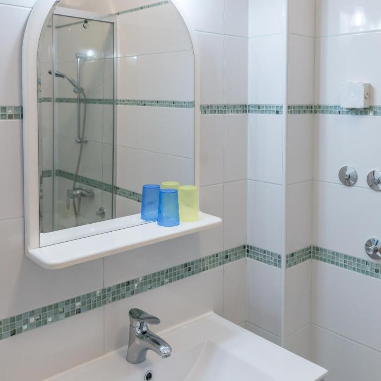 Kalanj Apartmani I Sobe - Apartman sa Tušem - 11