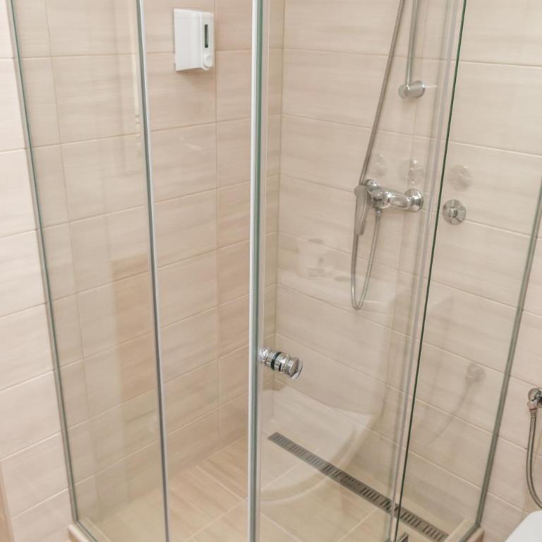 Kalanj Apartmani I Sobe - Apartman sa Tušem - 9