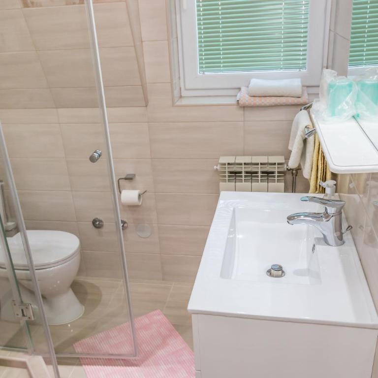 Kalanj Apartmani I Sobe - Apartman sa Tušem - 10