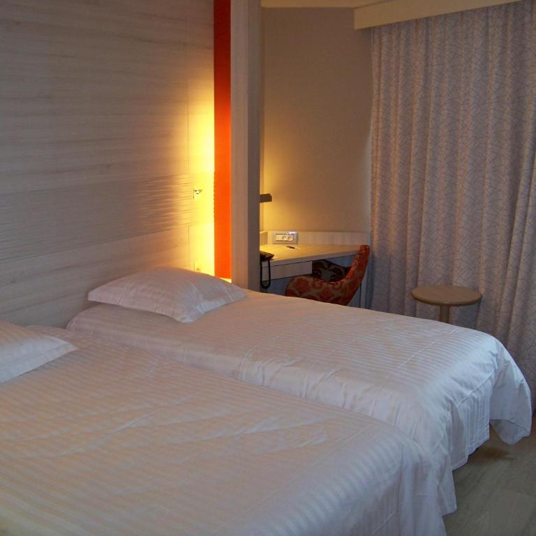 Oceania Clermont Ferrand - Standard Twin Room - 1