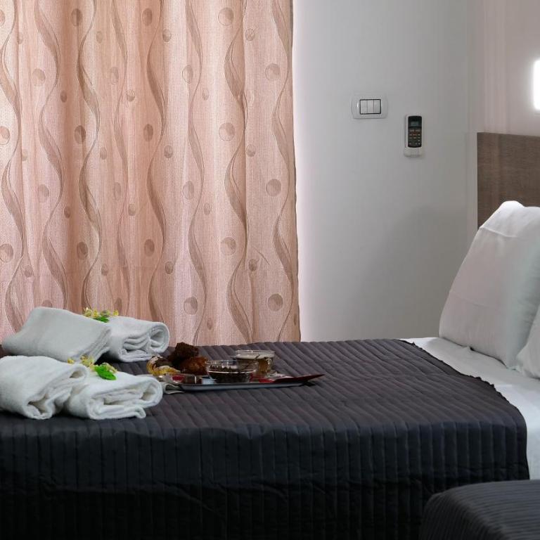 Tiburtina Royal Suites - Camera Matrimoniale con Balcone - 34