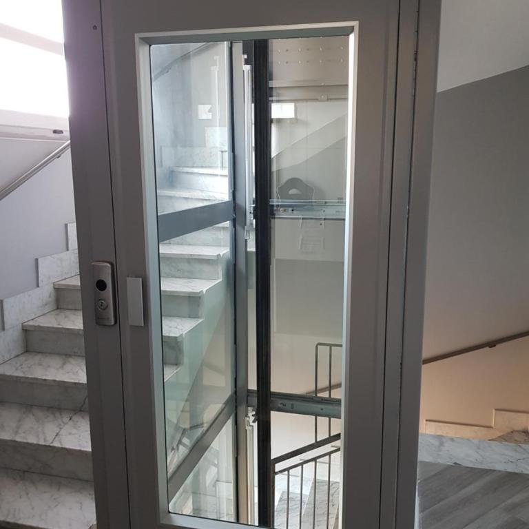 La Lira - Double Room with Private Bathroom and Balcony - 10