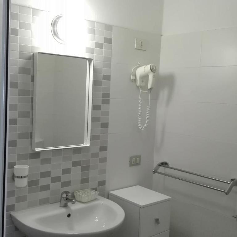 Albergo Rossana - Camera Tripla - 2