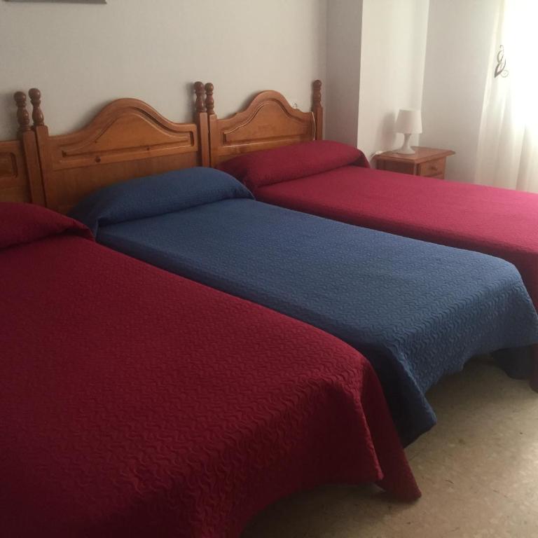 Hostal Mediterraneo - Habitación Triple - 10