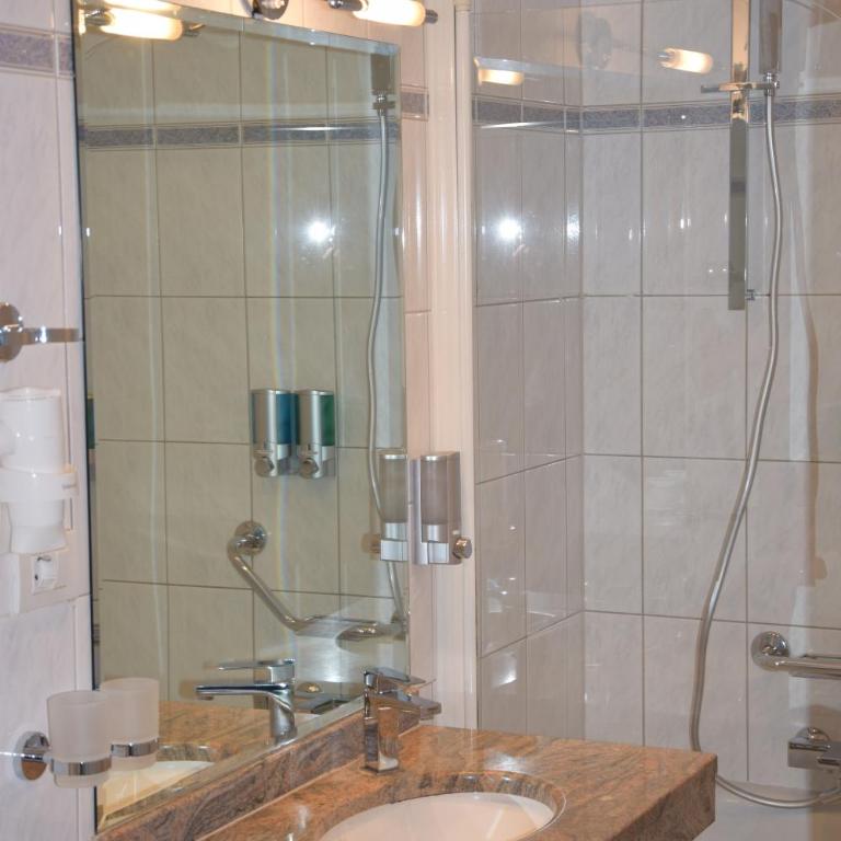 Atel Hotel Lasserhof - Doppel- oder Zweibettzimmer - 3