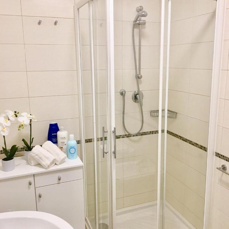 Central Apartment - Appartamento con 2 Camere da Letto - 33