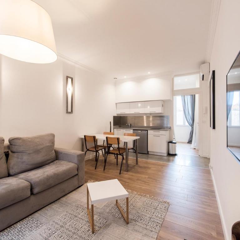 F2 mezzanine centre ville 1 min de la mer - Appartamento Standard - 11