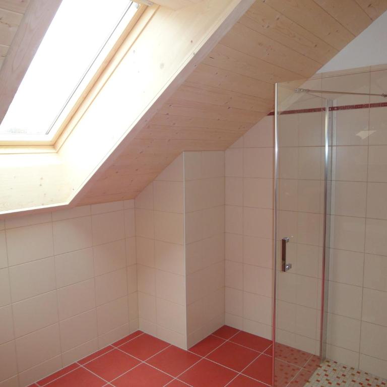 Ferienhof Gindl, Gästehaus Gindl und Pferdehof - Apartment mit Balkon - 2