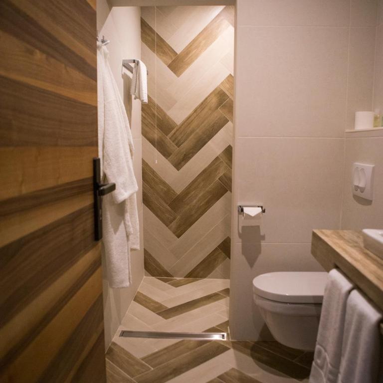 A Hoteli - Hotel Slatina - Standardna Dvokrevetna Soba sa Bračnim Krevetom/Zasebnim Krevetima - 5