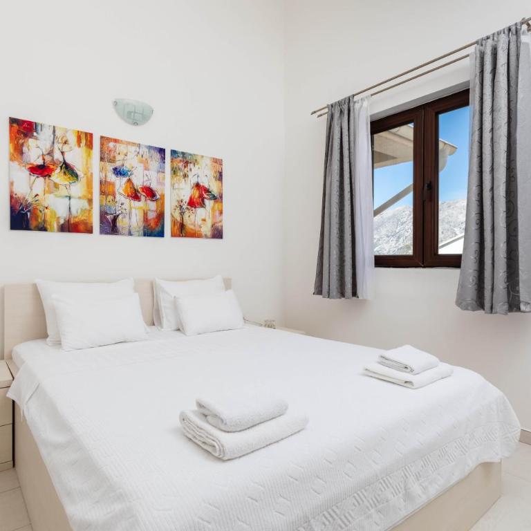 Apartments Miramar - One-Bedroom Apartment with Balcony and Partial Sea View - 7