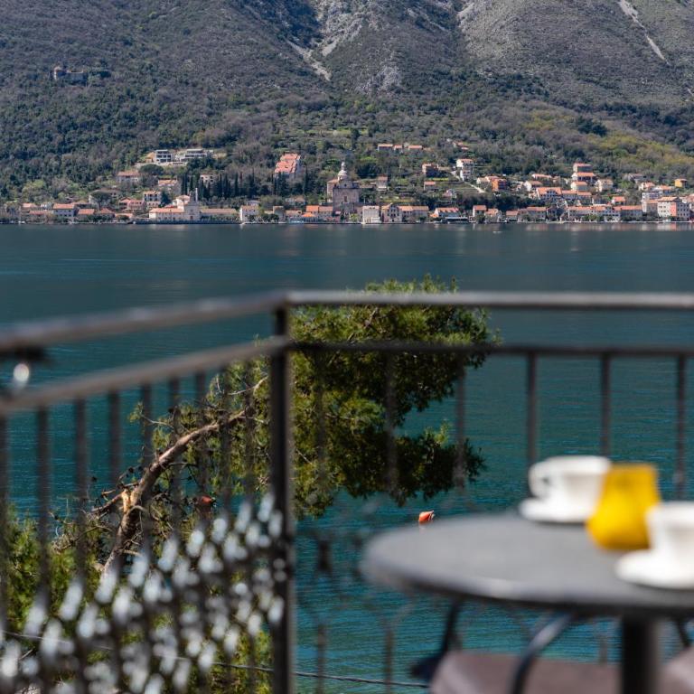 Apartments Miramar - One-Bedroom Apartment with Balcony and Partial Sea View - 8