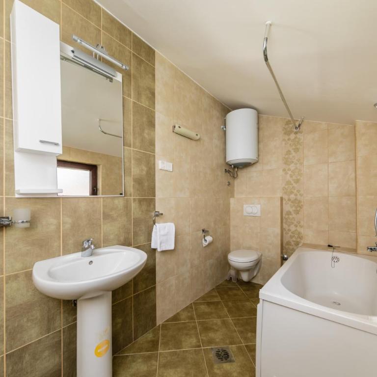 Apartments Miramar - One-Bedroom Apartment with Balcony and Partial Sea View - 12