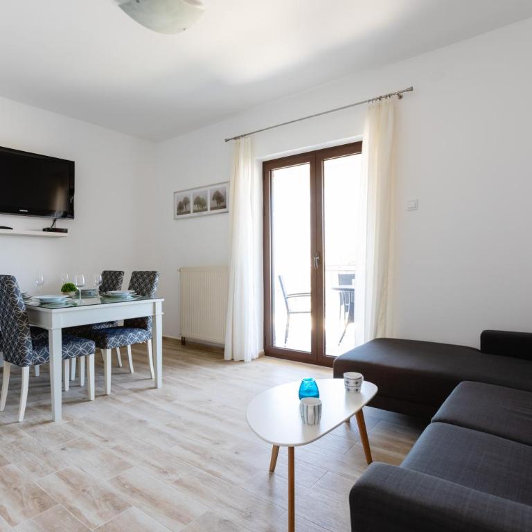 Apartments Miramar - Two-Bedroom Apartment - 18
