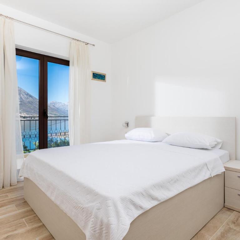 Apartments Miramar - Two-Bedroom Apartment - 4