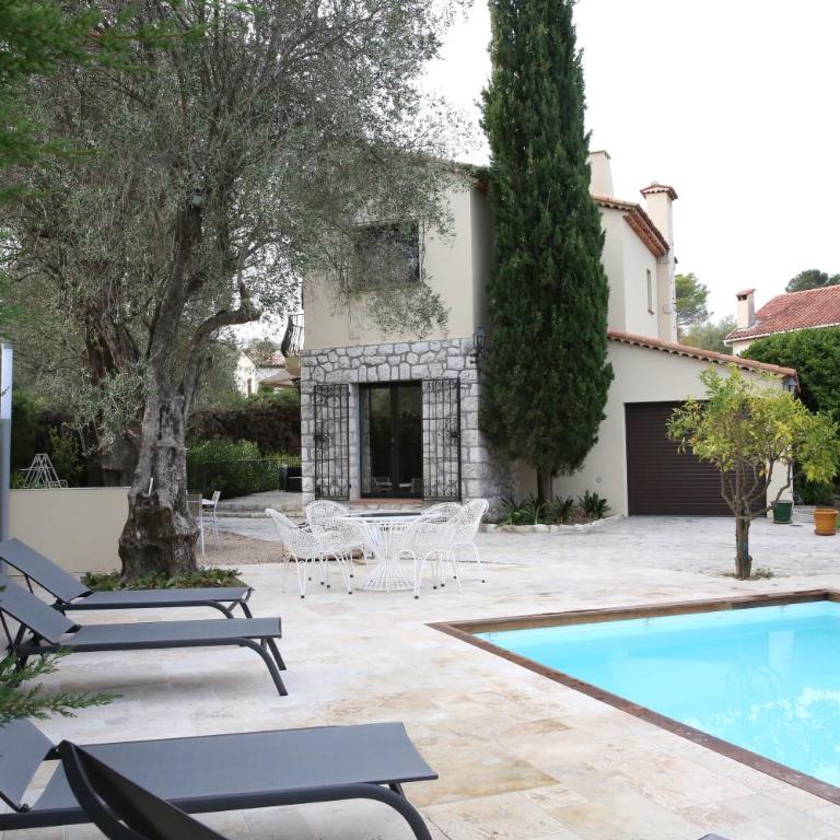 Superbe villa de charme avec piscine chauffée - Maison de Vacances - 6
