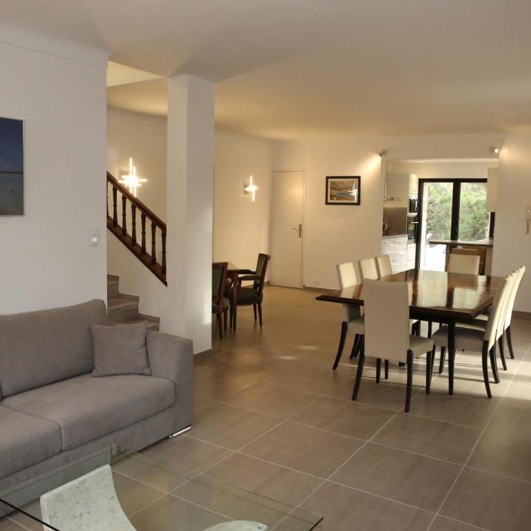 Superbe villa de charme avec piscine chauffée - Maison de Vacances - 27