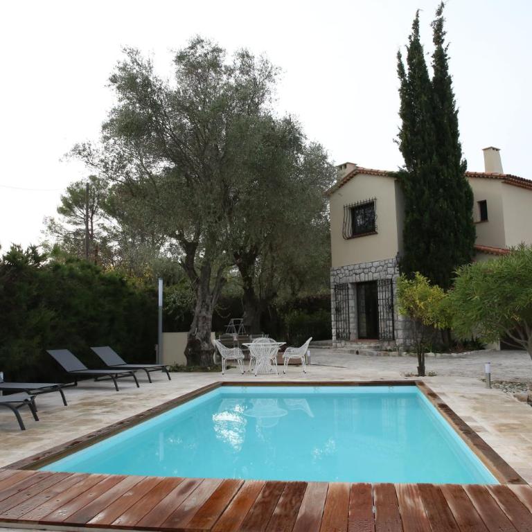 Superbe villa de charme avec piscine chauffée - Maison de Vacances - 4