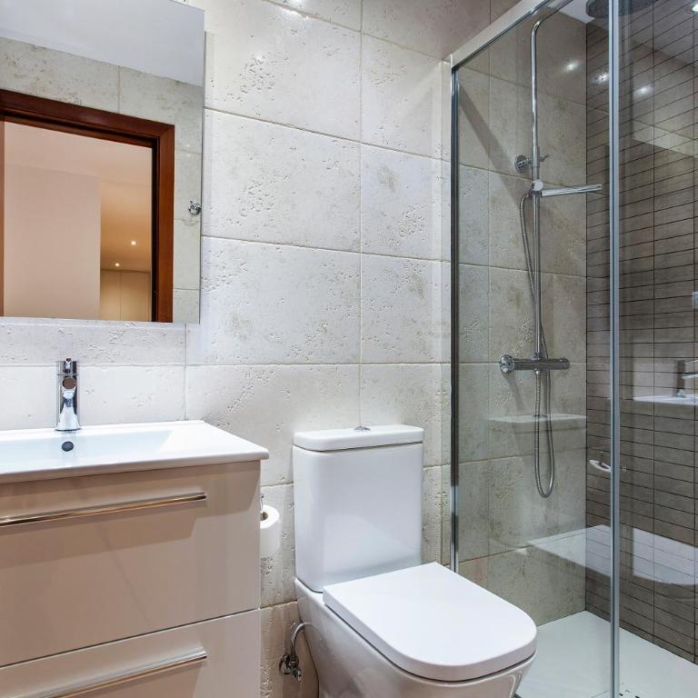 1324 - OLYMPIC DELUXE - Three-Bedroom Apartment - 21