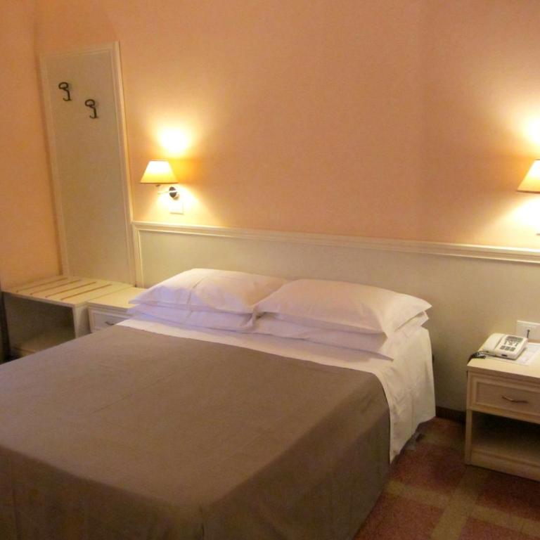 Hotel Ausonia - Camera Familiare Standard - 3