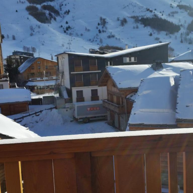 Joli petit appartement cosi 4 personnes maxi plein centre station les deux alpes - Apartment - 12
