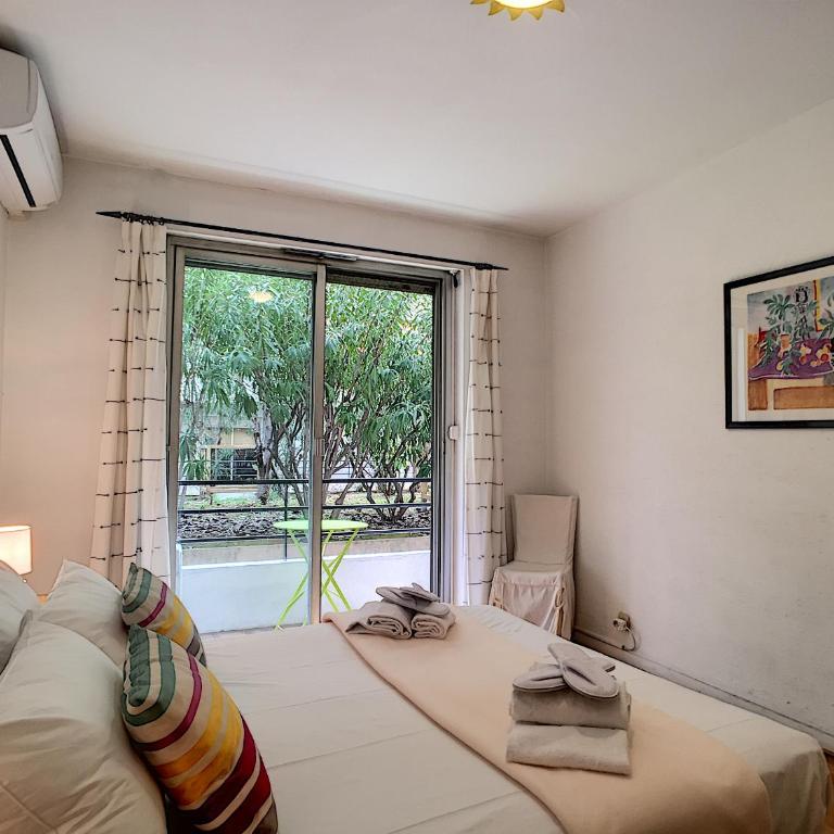 Nestor&Jeeves - MARIN DEBUSSY - Central - By shopping area - Appartement 1 Chambre - 14