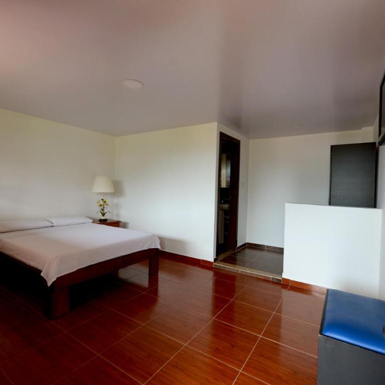 Hostal Origen Colonial - Double Room with Private Bathroom - 4