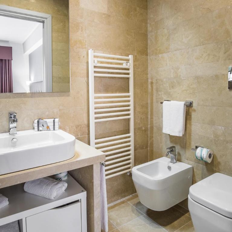 Netum Hotel - Camera Deluxe - 13