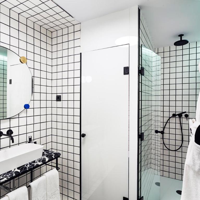 One Shot Fortuny - Premium Room - 9