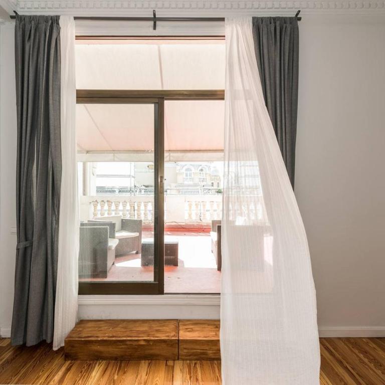 M&F ATTIC WITH GREAT VIEWS - Apartment - 13