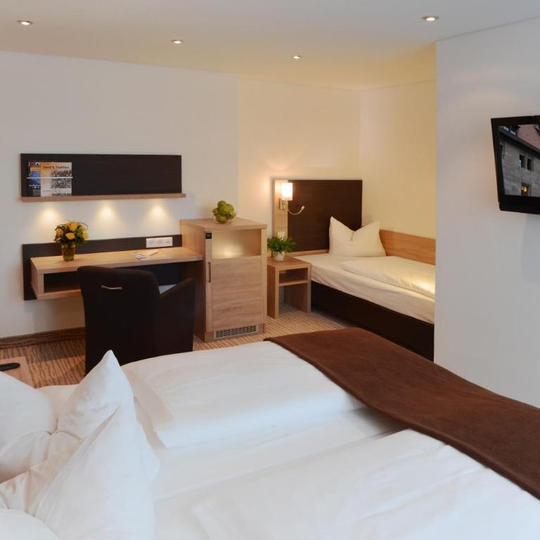 Ringhotel Loew's Merkur - Triple Room - 6