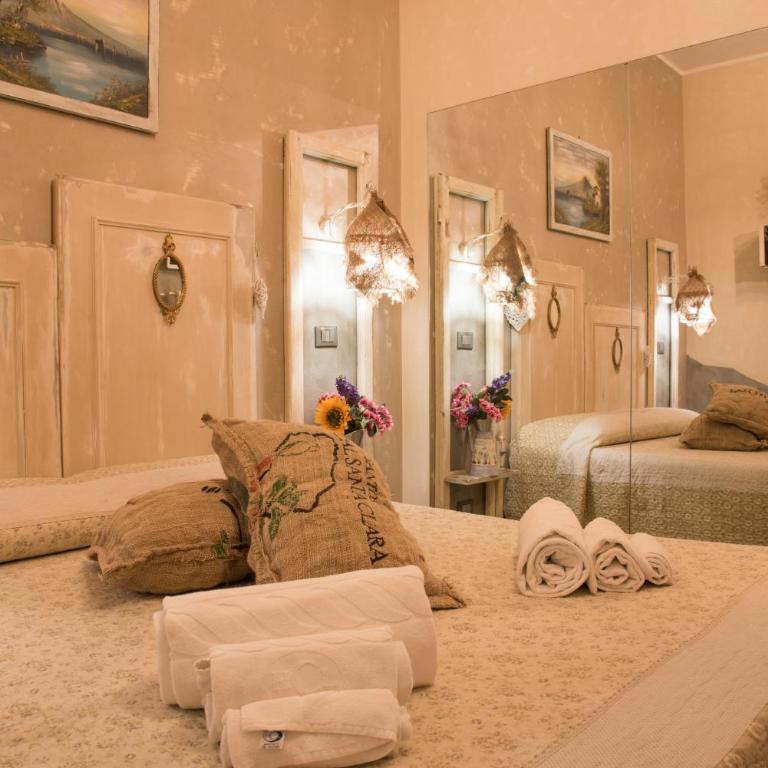 Mancini Shabby House - Camera Matrimoniale con Bagno Privato Esterno - 3