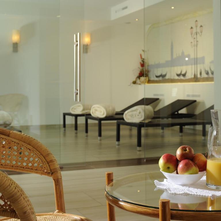 Geniesserhotel Alpin GmbH - Double Room , category "Rofanblick" - 5