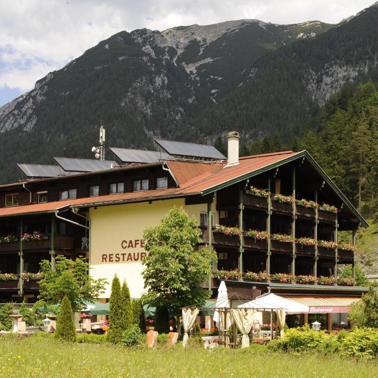 Geniesserhotel Alpin GmbH - Double Room , category "Rofanblick" - 1