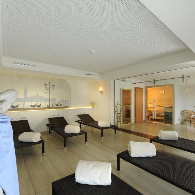 Geniesserhotel Alpin GmbH - Double Room , category "Rofanblick" - 6
