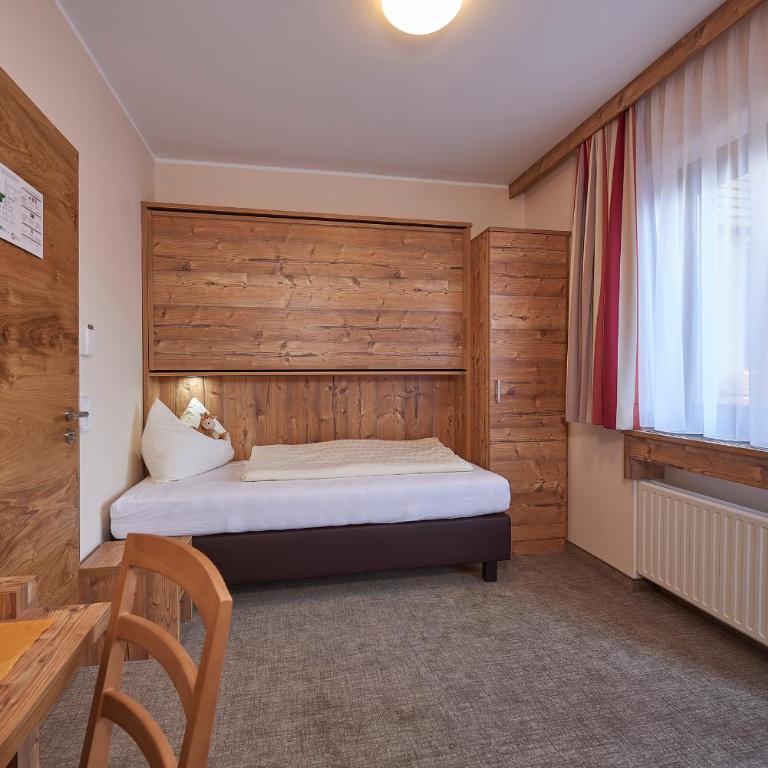 Pension Gabi - Einzelzimmer mit Balkon - 2