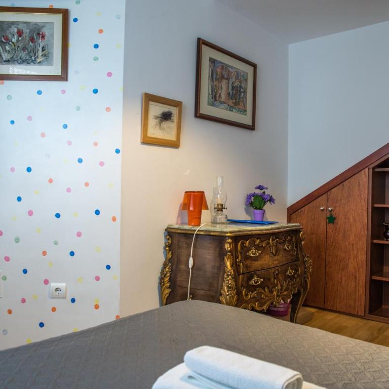 Alojamientos Sueños de Ronda - Habitación Doble con baño privado externo - 7