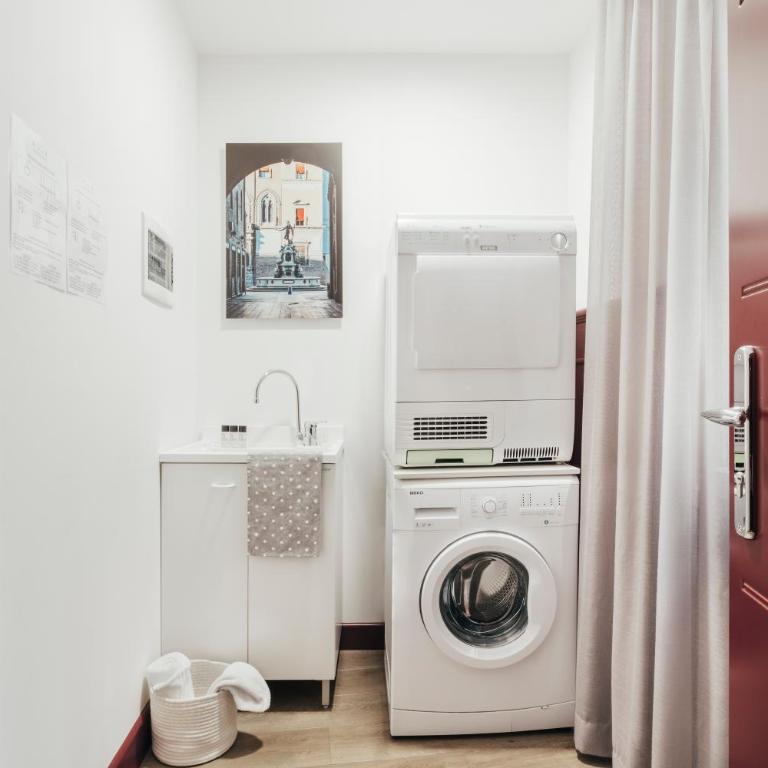 Petronio Residence - by Bologna Residences - Two-Bedroom Apartment - 2