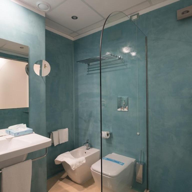 Summit Hotel - Junior Suite - 13