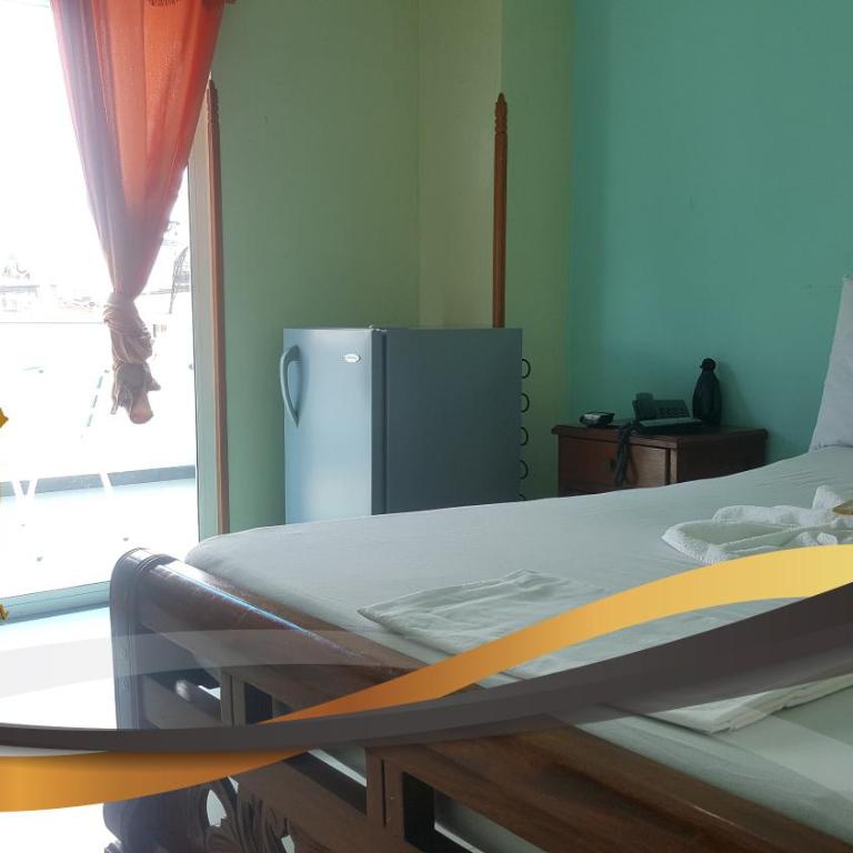 Hotel Bucarica Plaza - Double Room with Air Conditioner - 2