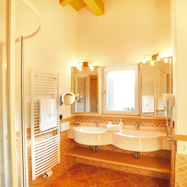 Hotel Albion Mountain Spa Resort Dolomites - Suite con Balcone - 1