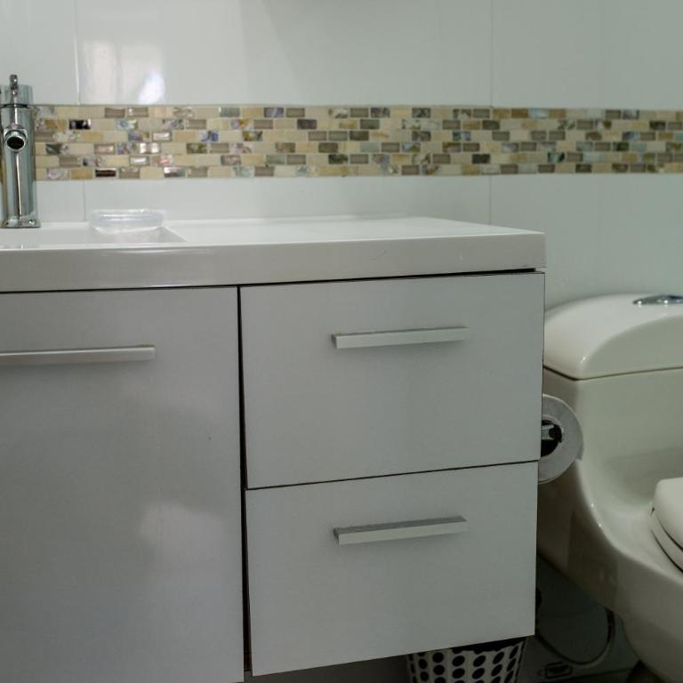 Edificio Bay Point Apto 402 Punta Hansa - Apartamento con vistas al mar - 84