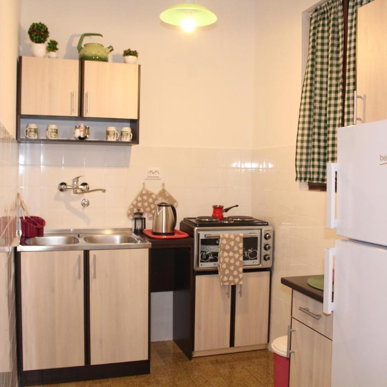 Guest House Tomanovic - Apartment with Sea View - 1
